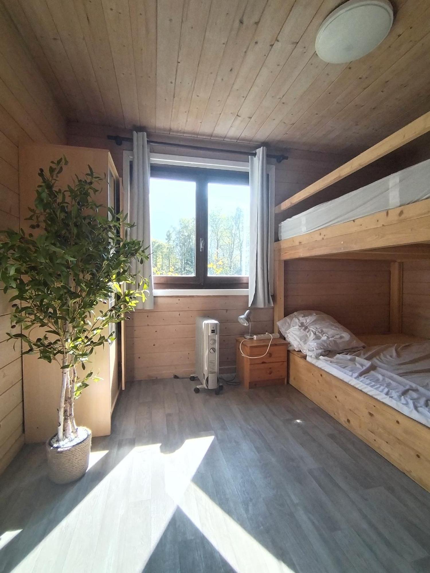 Chalet 8 Personnes + Grand Terrain Et Riviere Entremont Esterno foto