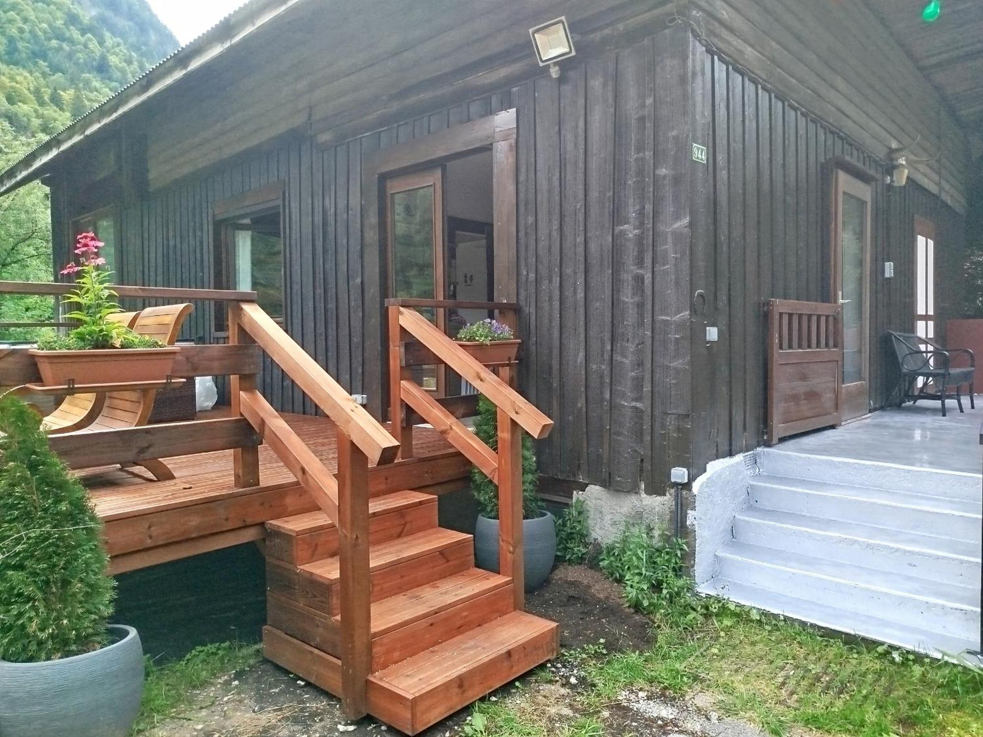 Chalet 8 Personnes + Grand Terrain Et Riviere Entremont Esterno foto