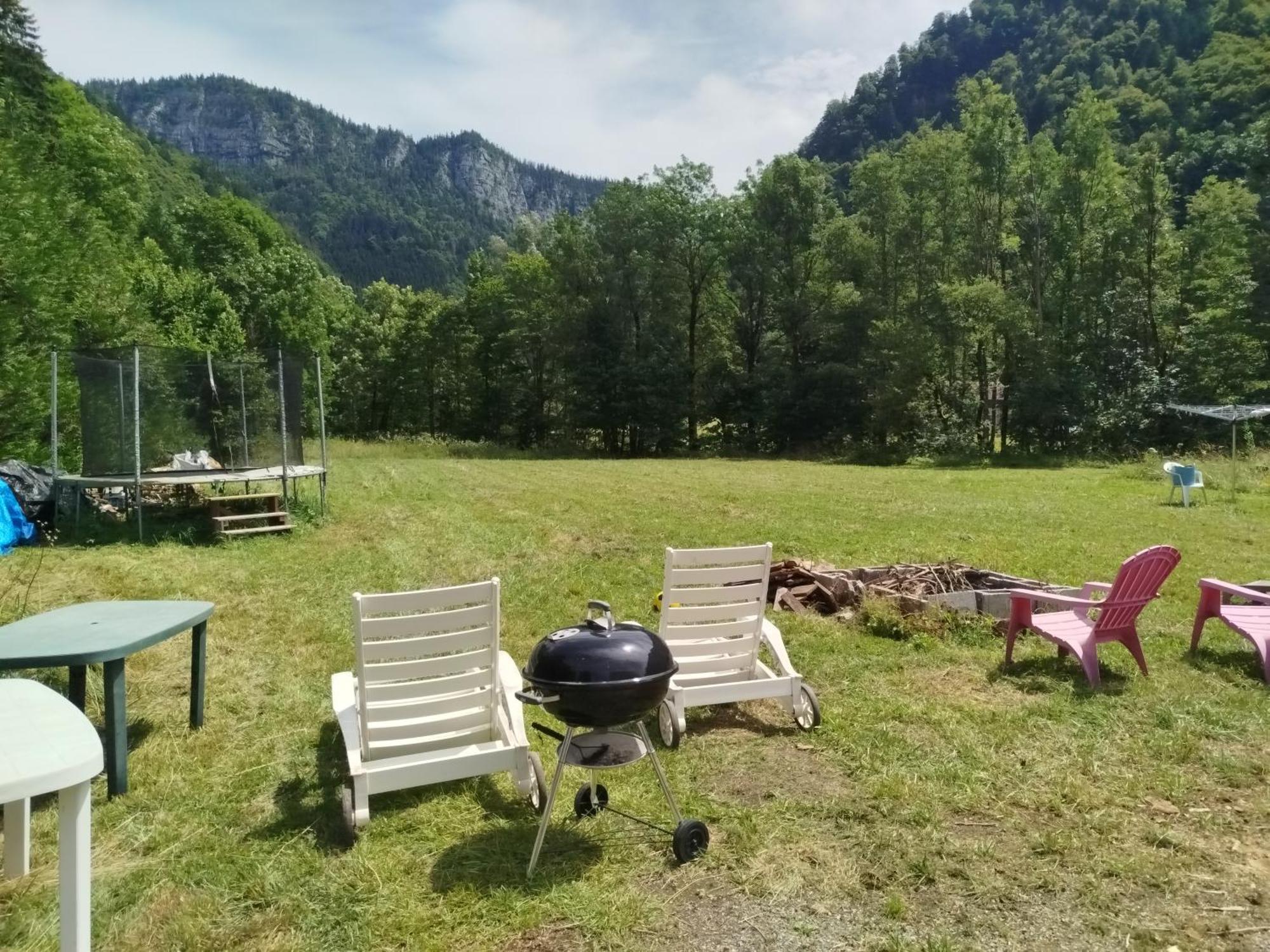Chalet 8 Personnes + Grand Terrain Et Riviere Entremont Esterno foto