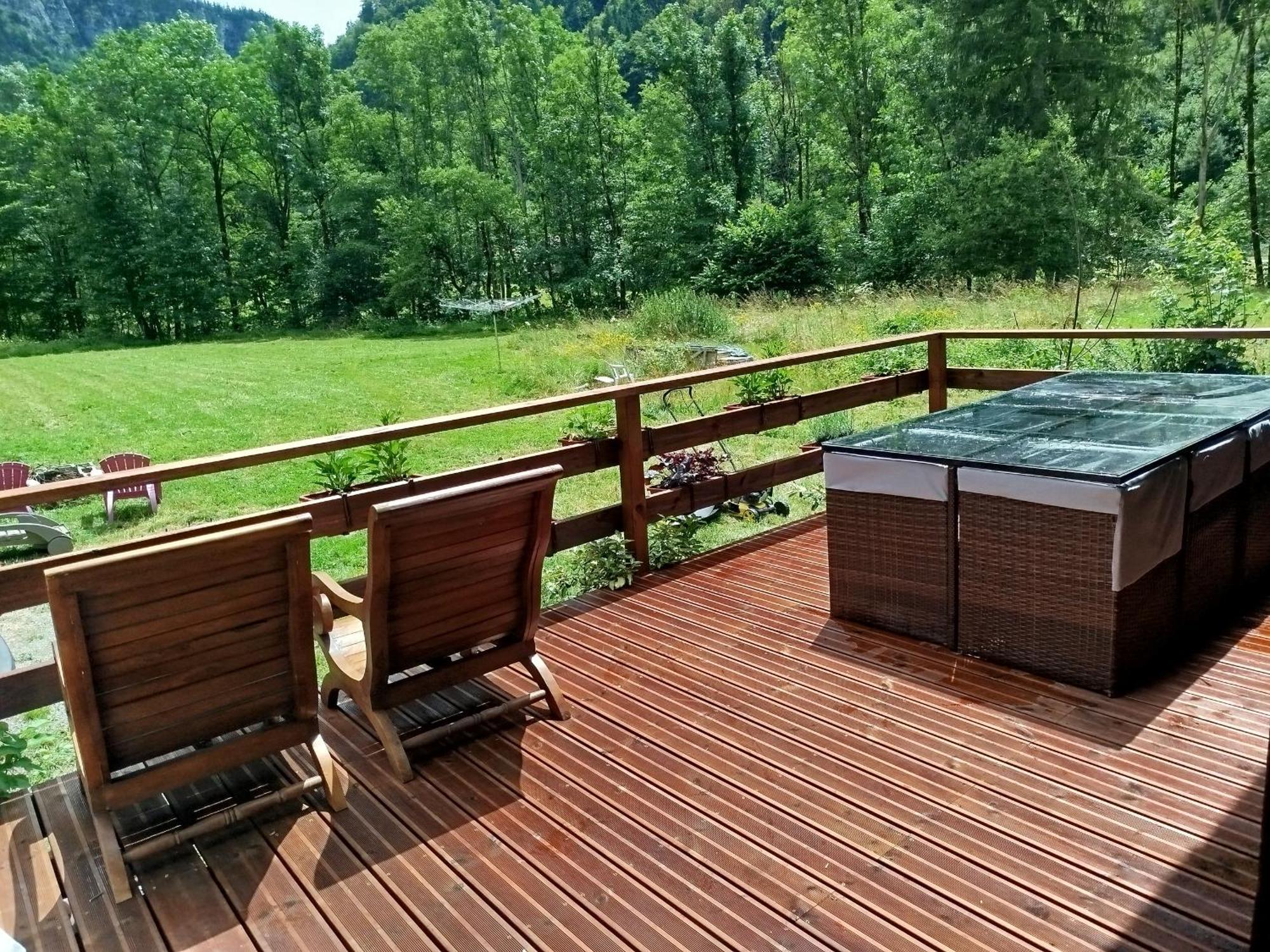 Chalet 8 Personnes + Grand Terrain Et Riviere Entremont Esterno foto
